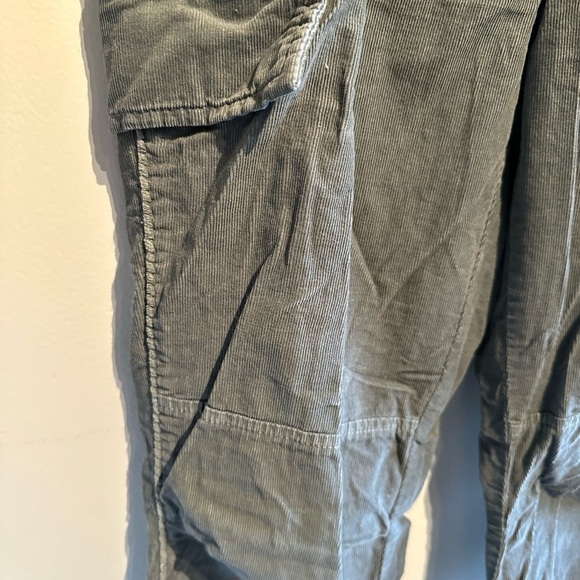 Da-Nang Women's Cargo Pants in Gray with Brown Details - Picture 5 of 16